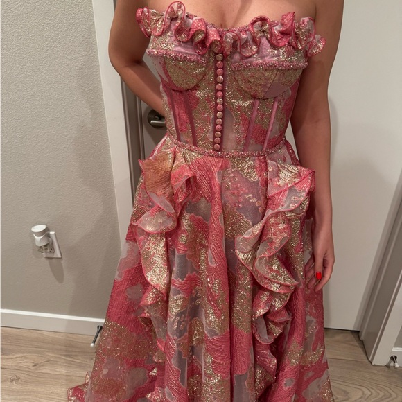 Elegant Pink Strapless Dress - Picture 3 of 3